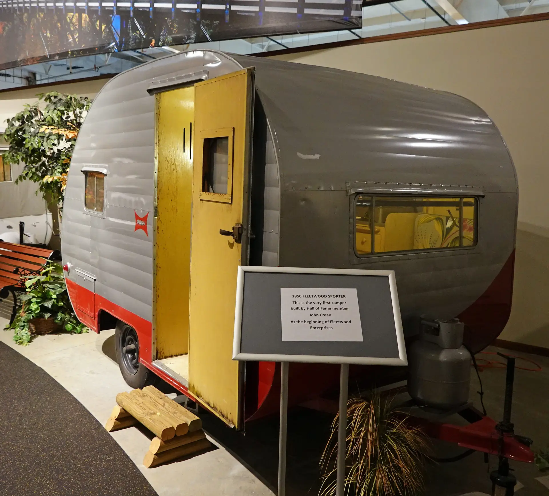1950 Fleetwood Sporter travel trailer displayed at the RV/MH Hall of Fame