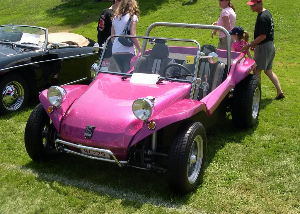 Meyers Manx dune buggy at a car show